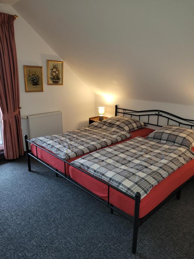 Grosse Ferienwohnung Heiligenstedten Bagian luar foto